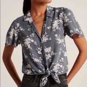 Abercrombie and Fitch flutter sleeve top - brand new